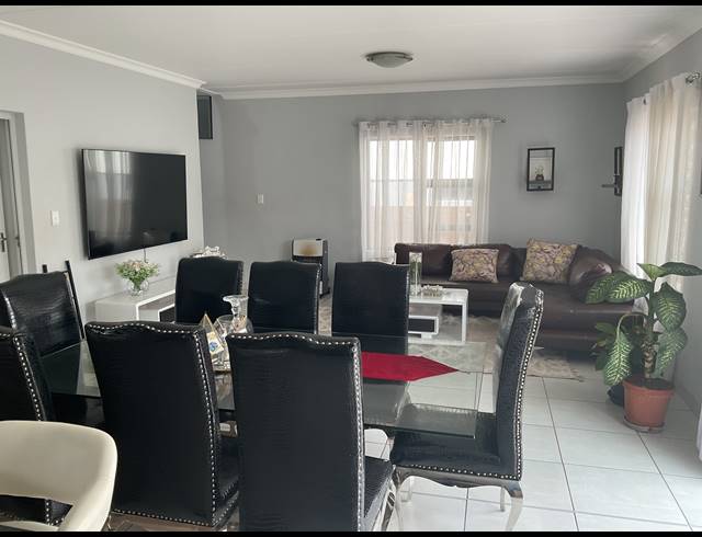 3 BEDROOM DUPLEX FOR SALE IN THATCHFIELD ESTATE